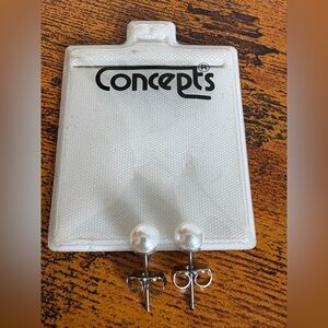 Concepts Simulated Pearl Stud Earrings 6mm